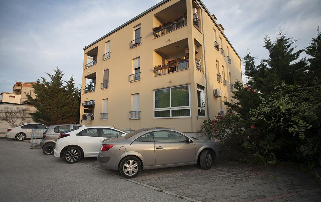 Apartment Sunny Yellow - With Balcony And Parking Place, سبليت الغرفة الصورة