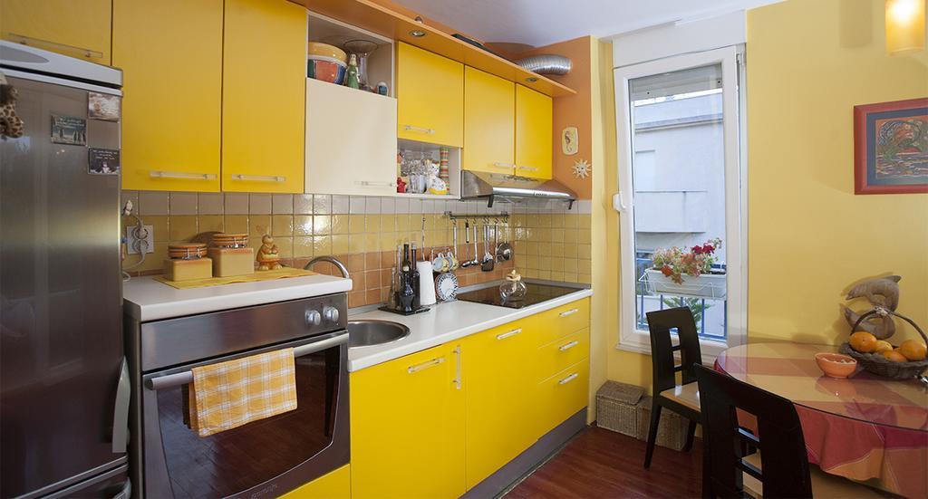 Apartment Sunny Yellow - With Balcony And Parking Place, سبليت الغرفة الصورة