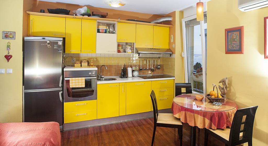 Apartment Sunny Yellow - With Balcony And Parking Place, سبليت الغرفة الصورة