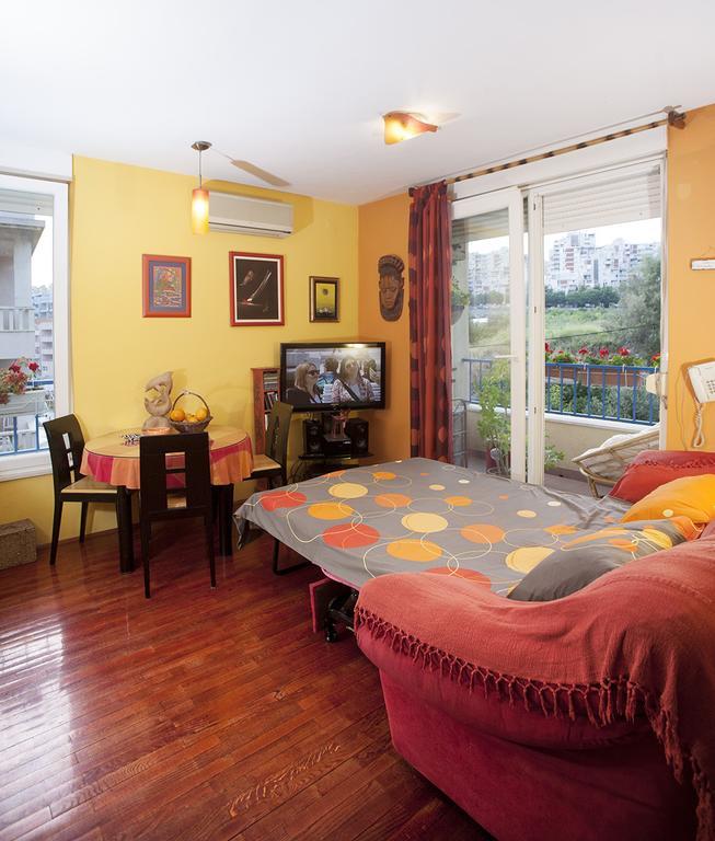 Apartment Sunny Yellow - With Balcony And Parking Place, سبليت الغرفة الصورة