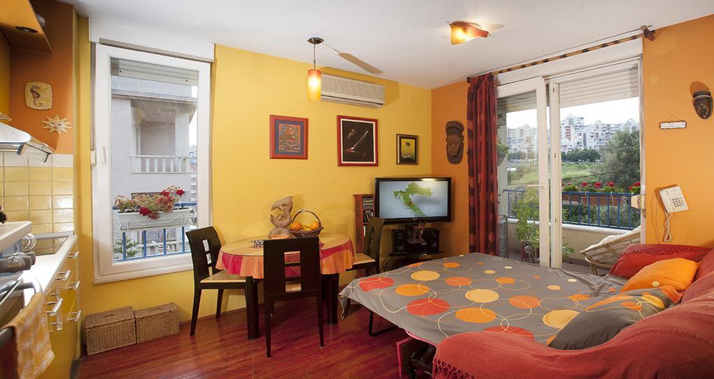 Apartment Sunny Yellow - With Balcony And Parking Place, سبليت الغرفة الصورة